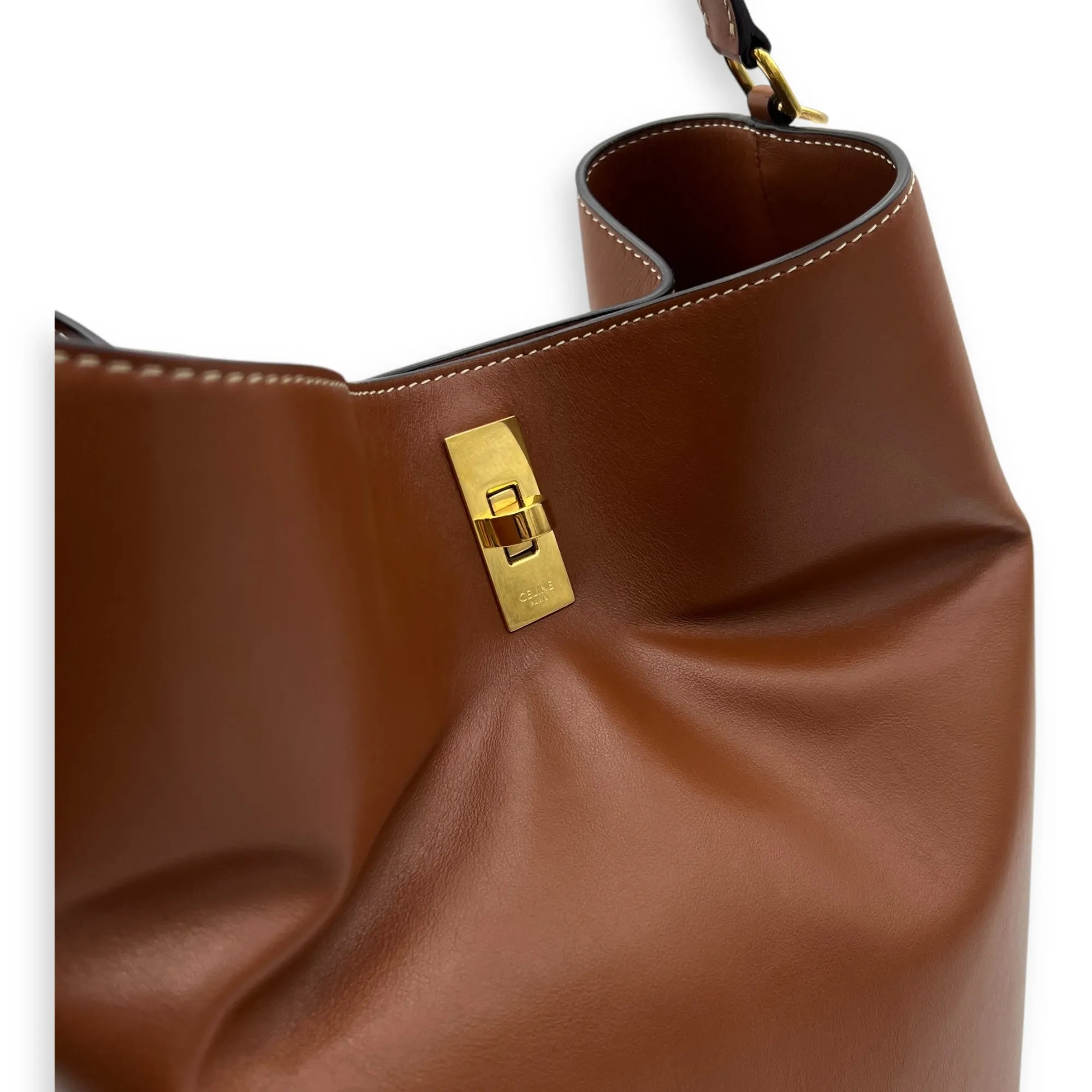 16 Tan Bucket Bag in Calfskin, Gold hardware