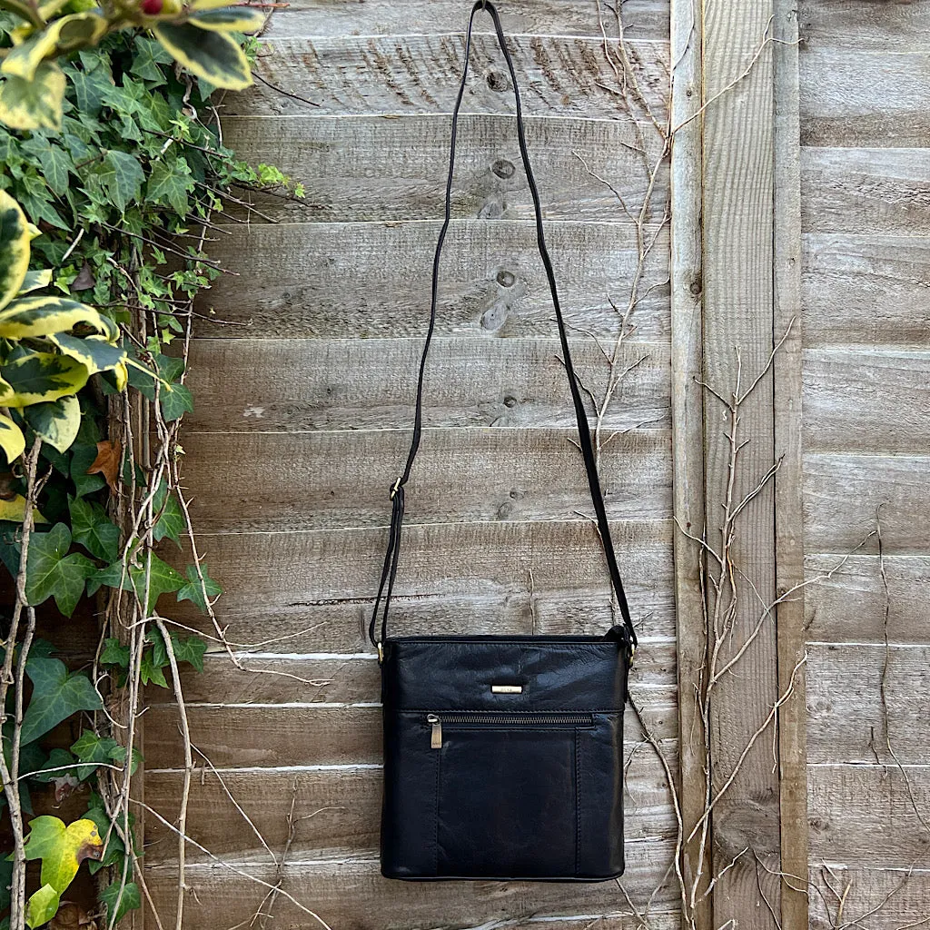 Black Bucket Style 'Abigail' Leather Shoulder Bag