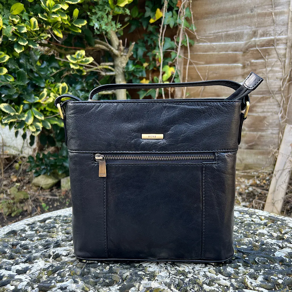 Black Bucket Style 'Abigail' Leather Shoulder Bag