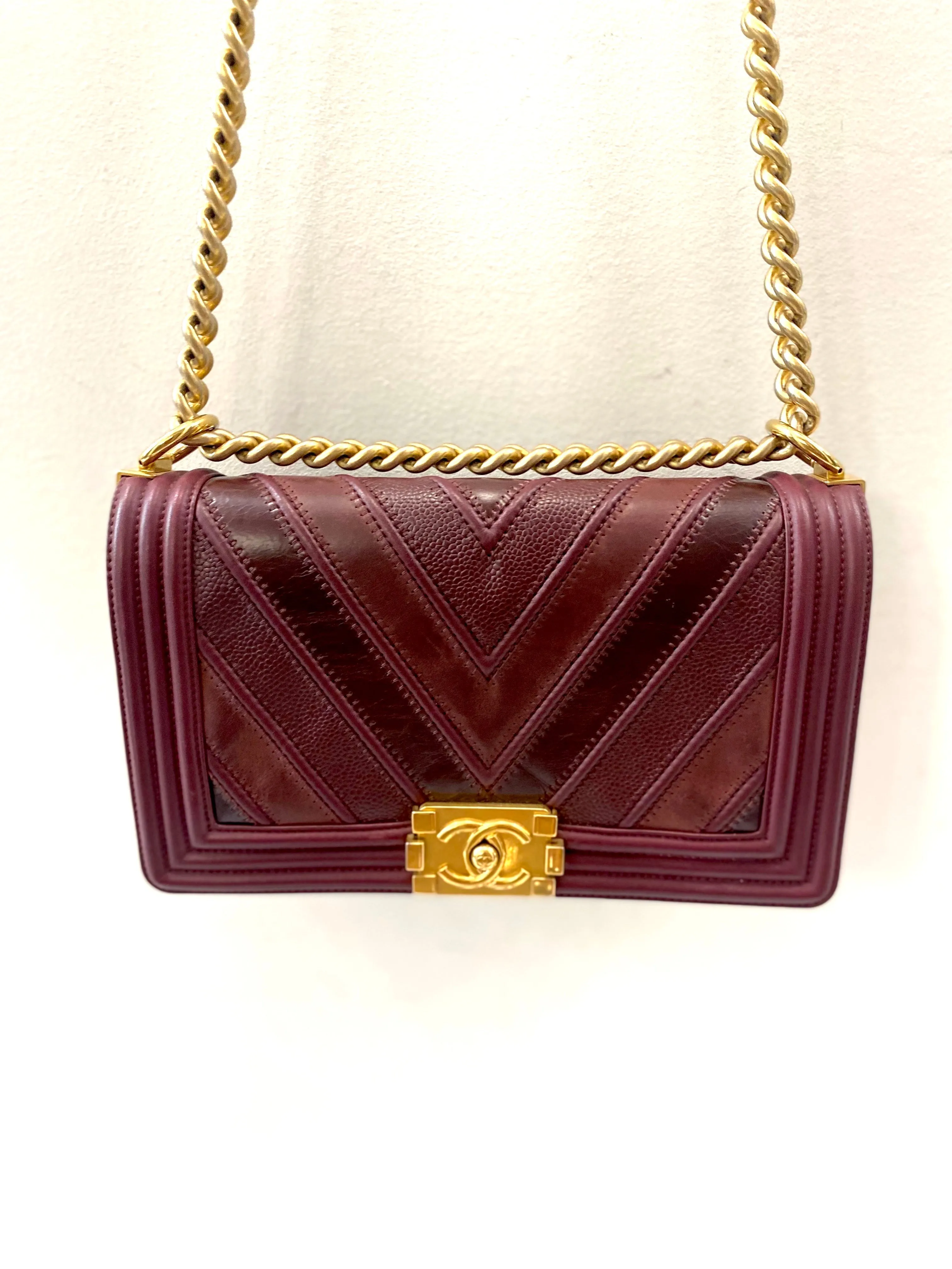 CHANEL CHEVRON QUILTED LAMBSKIN BOY BAG NEW MEDIUM