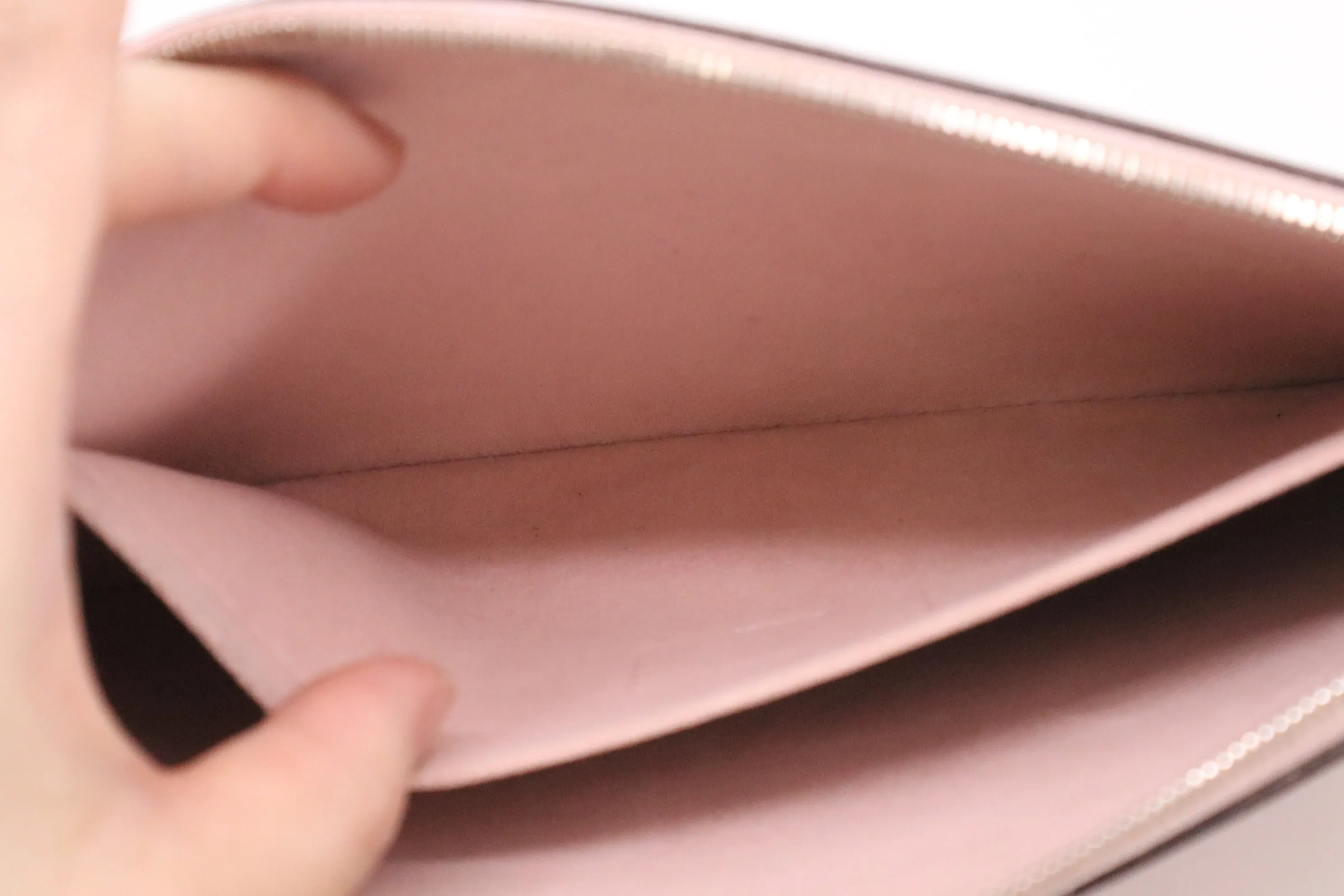 Louis Vuitton Neverfull MM in Pink Epi Leather