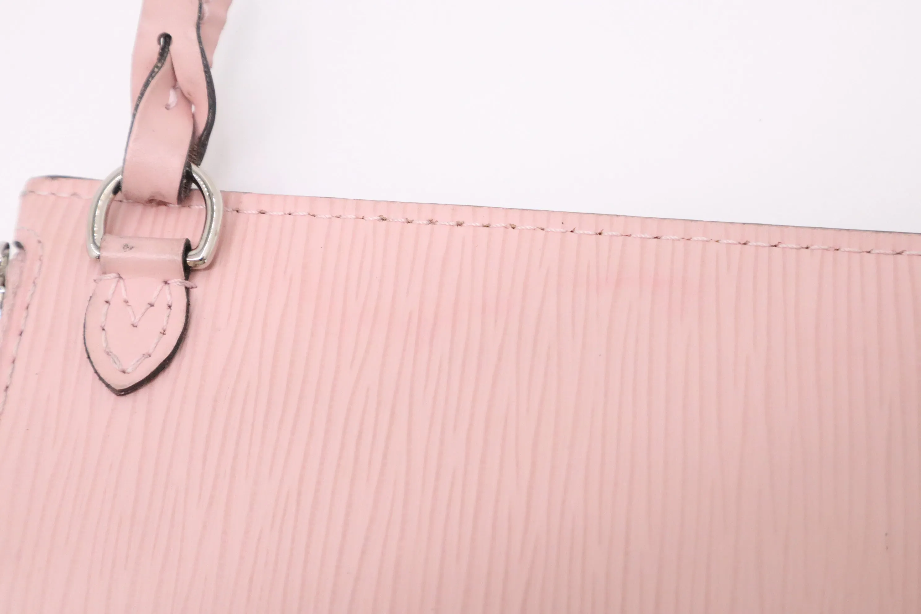 Louis Vuitton Neverfull MM in Pink Epi Leather