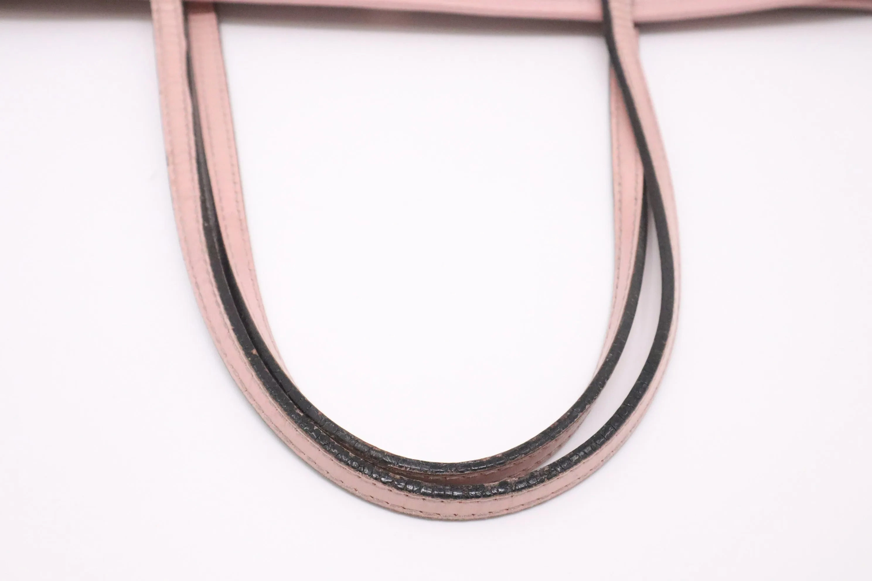 Louis Vuitton Neverfull MM in Pink Epi Leather