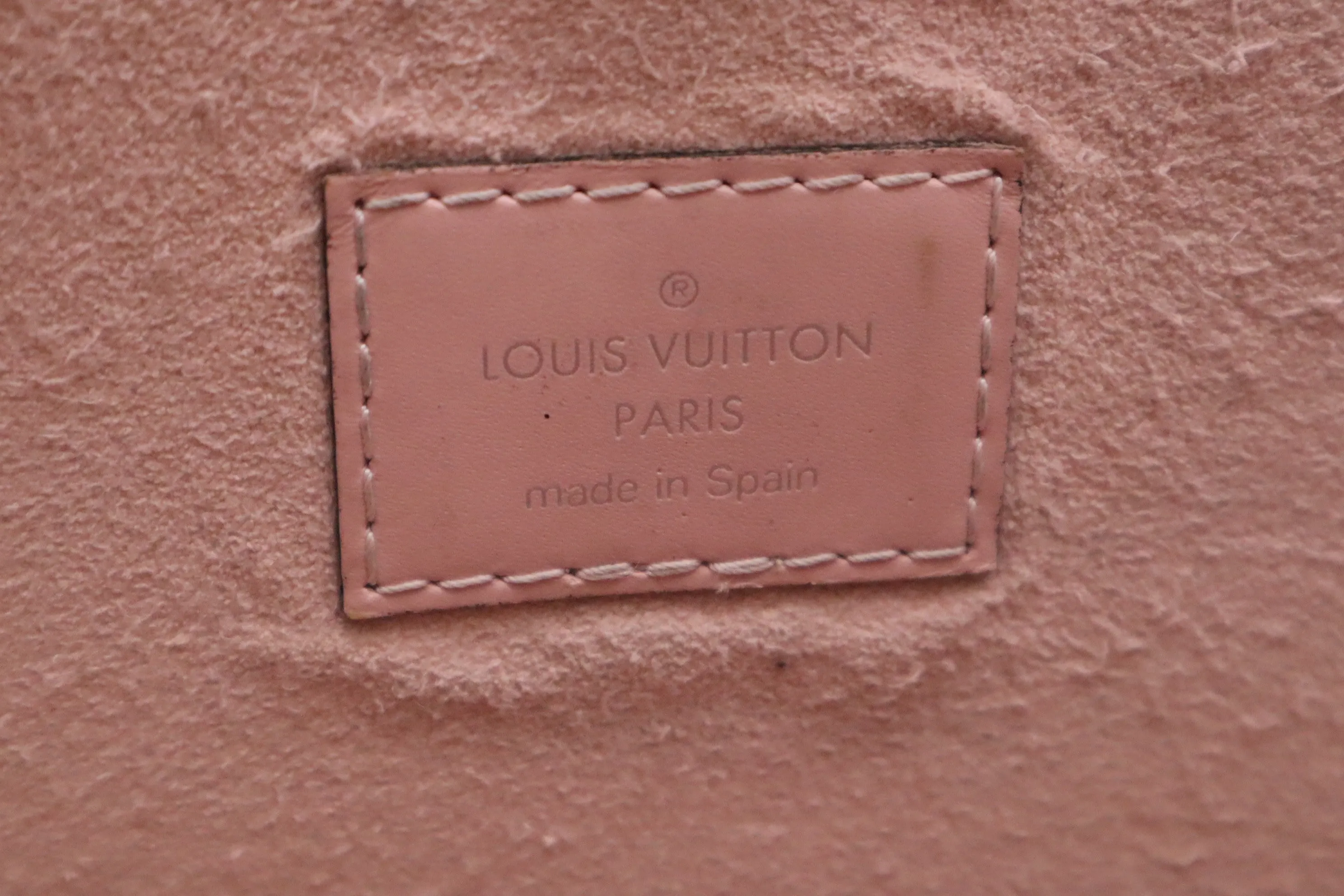 Louis Vuitton Neverfull MM in Pink Epi Leather