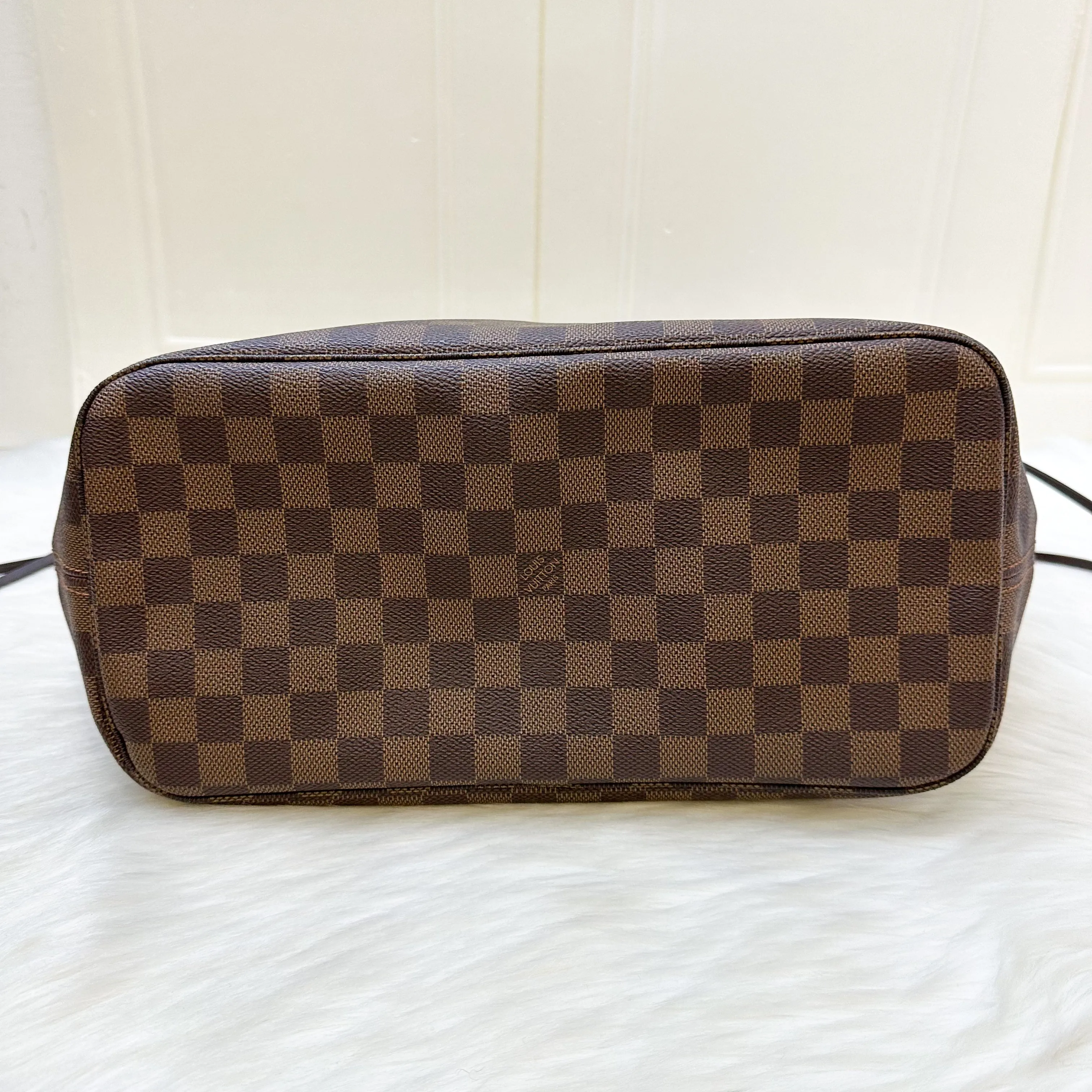 LV Neverfull MM in Damier Ebene Canvas (Older model without attached pouch)