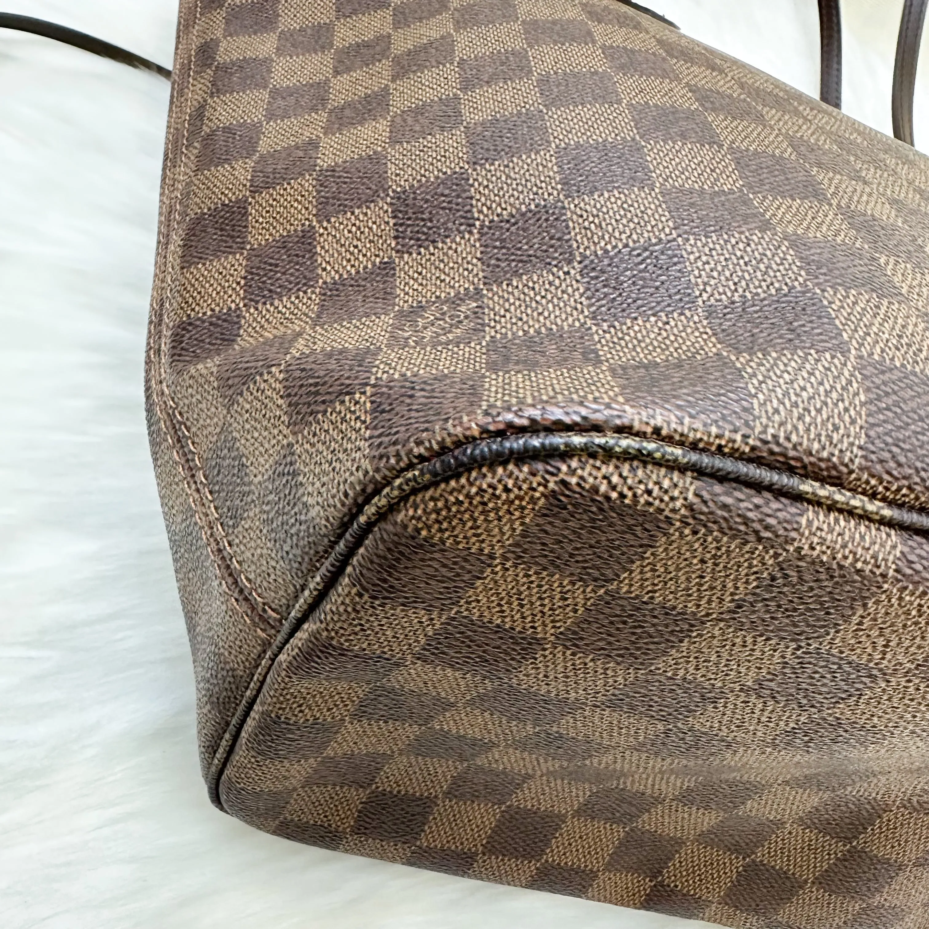 LV Neverfull MM in Damier Ebene Canvas (Older model without attached pouch)