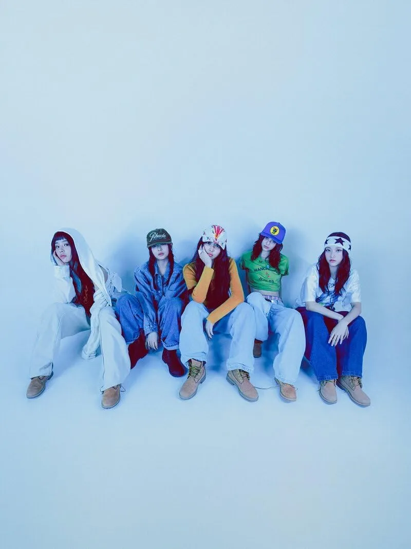 NewJeans Supernatural NJ X MURAKAMI Japan Double Single Album with Tracking Sealed New Jeans (Cross Bag Minji Version)